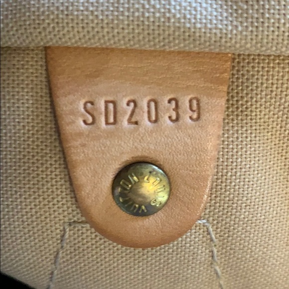 Authentic Louis Vuitton speedy 35 damier Azur - Picture 7 of 7